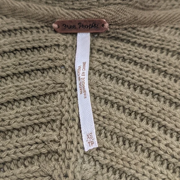 Free People Ribs and Ruffles Olive Tunic Sweater Top XS - Picture 6 of 9